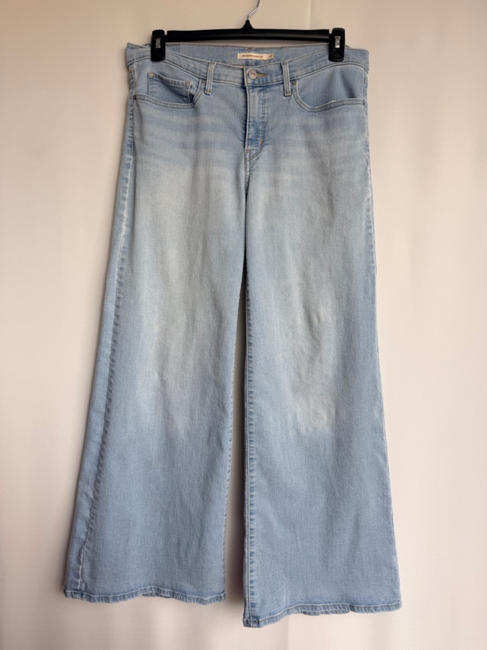 Levi’s 318 Shaping Stellar Stretch Wide Leg Jeans Light Wash Size 32